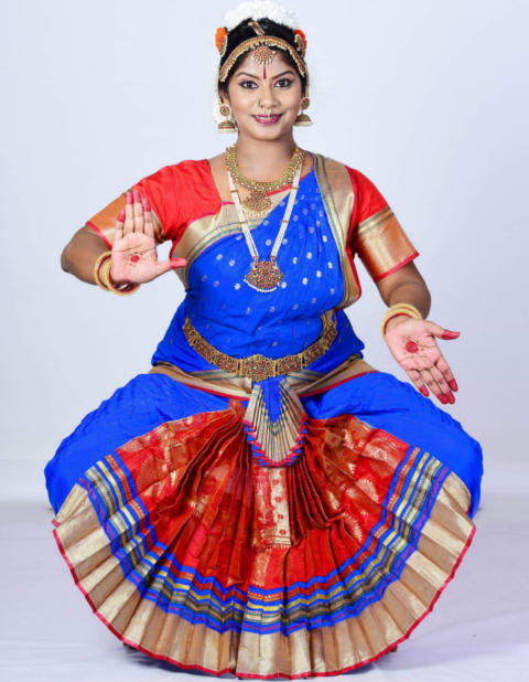 Gracy Singh Dance Troupe: Anuradha Sakpal