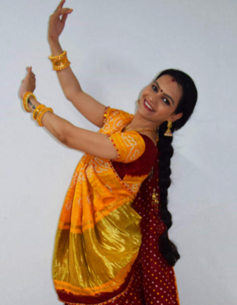 Gracy Singh Dance Troupe: Tanvi Vora